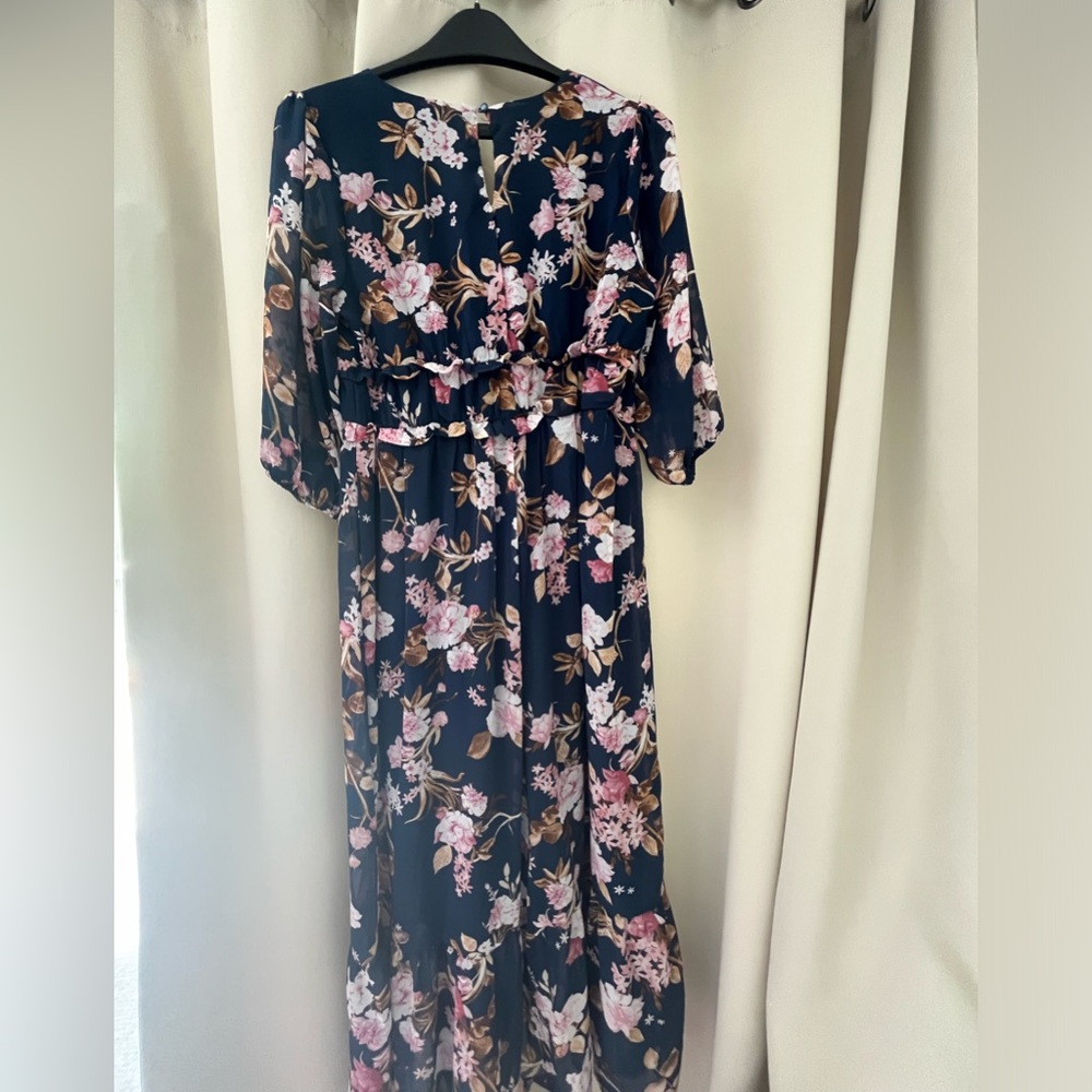 Luxology Floral Dress Women’s size large - gently used.